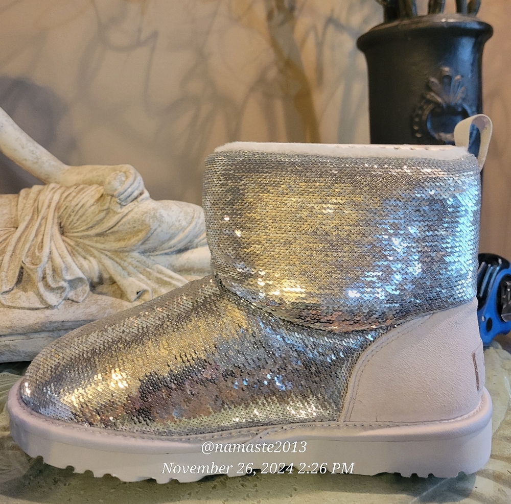 Ugg Classic Mini Mirror Ball Sequin Fur SN 1151291 Designer Winter Size 7 #137 - Picture 9 of 16